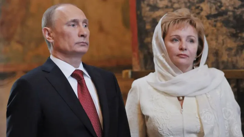 Marea Britanie o sancționează pe fosta nevastă a lui Putin și pe bunica amantei/foto: ria novosti