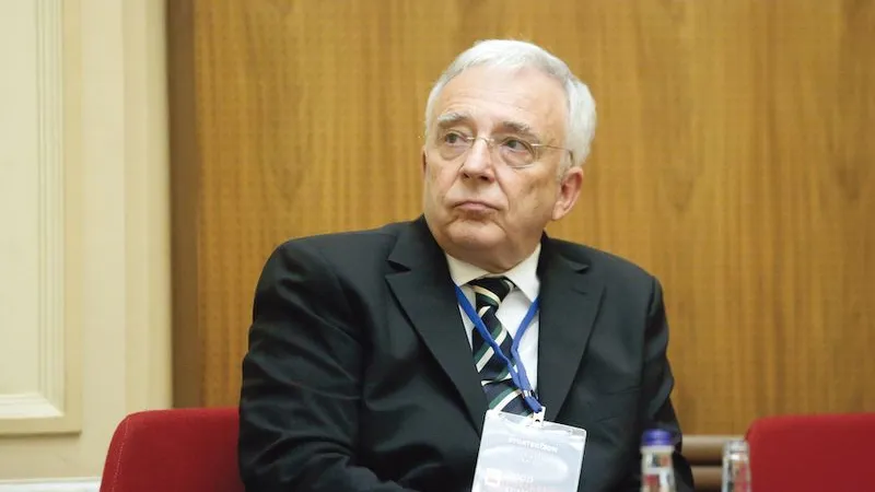 Guvernatorul BNR Mugur Isărescu