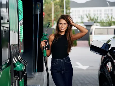 De ce prețurile carburanților cresc imediat când se scumpește petrolul și scad lent când se ieftinește - Foto: Freepik (imagine cu rol ilustrativ)