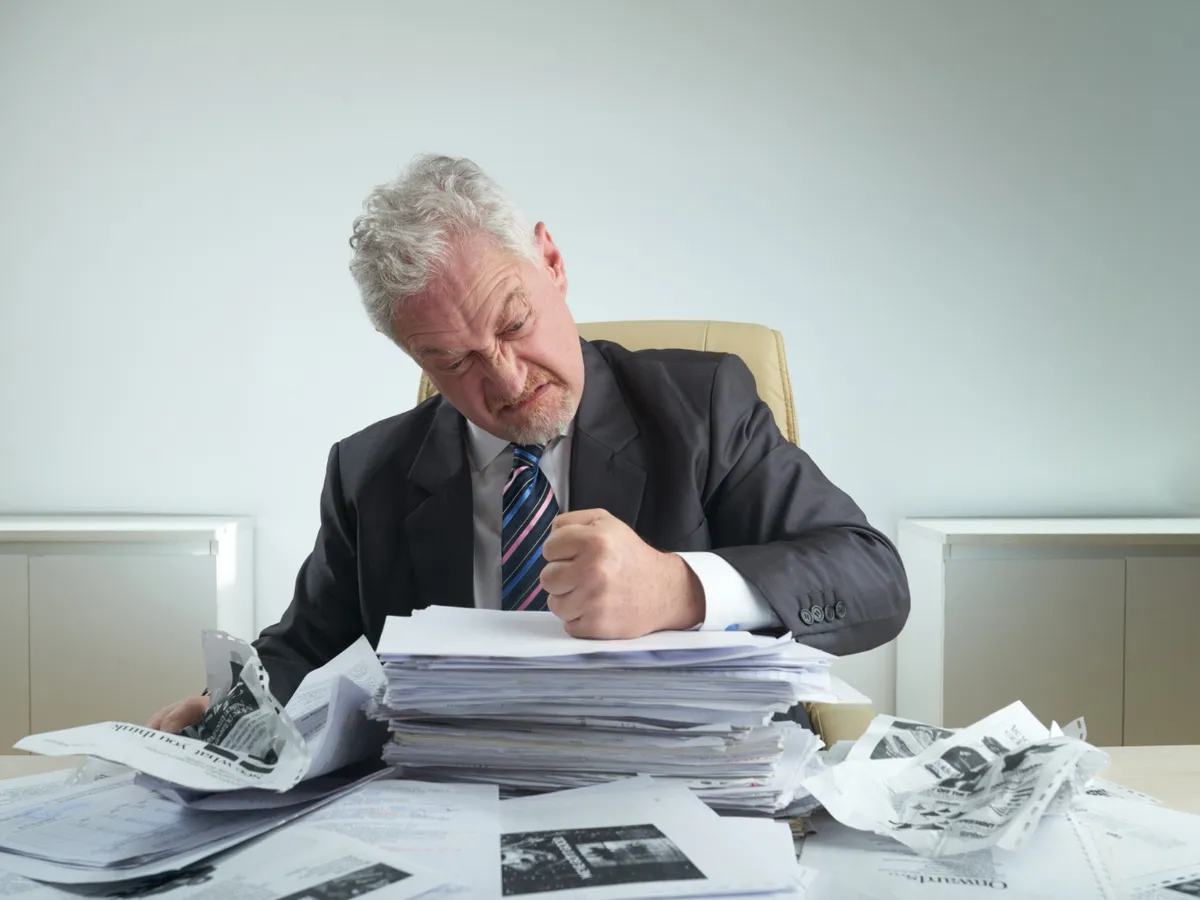 Pensionar cu documente Foto: Freepik (rol ilustrativ)