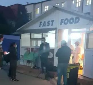 Spitalul de Urgență Sibiu primește pacienții COVID într-un chioșc fast-food dezafectat/FOTO: Libertatea