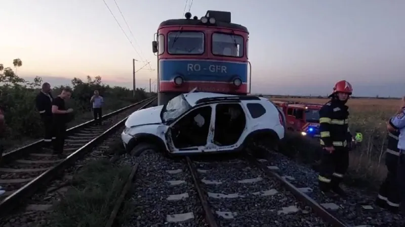 Tragedie în Buzău! Un tren a lovit o mașină la o trece peste calea ferată - Foto: ISU Buzău