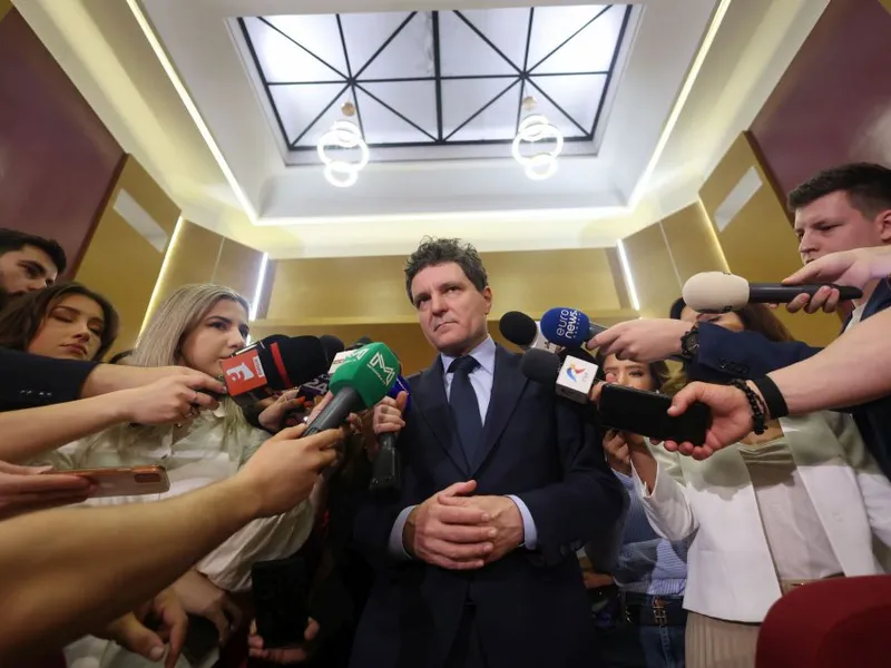 Nicuşor Dan, la şedinţa extraordinară a CGMB - Foto: INQUAM PHOTOS/George Călin