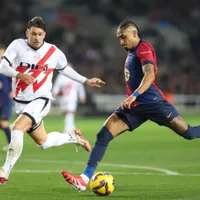 Andrei Raţiu este fundaşul dreapta al Galacticilor. Cât a dat FC Barcelona pe internaţionalul român? - Foto: Profimedia Images