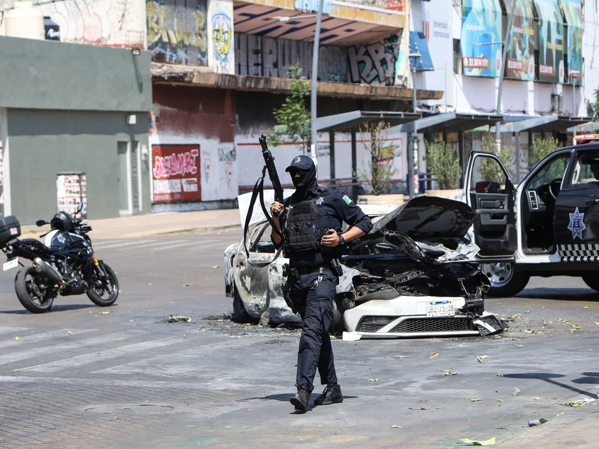 VIDEO Cupa Mondială la fotbal 2026, în pericol? E „război” în Mexic, după uciderea „Lordului drogurilor”