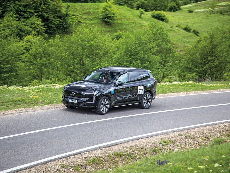 VOLVO EX90