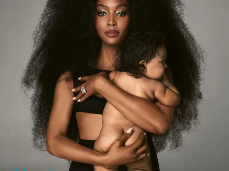 Naomi Campbell, alături de fiica ei în vârstă de nouă luni, pe coperta revistei Vogue UK. / Foto: agerpres.ro