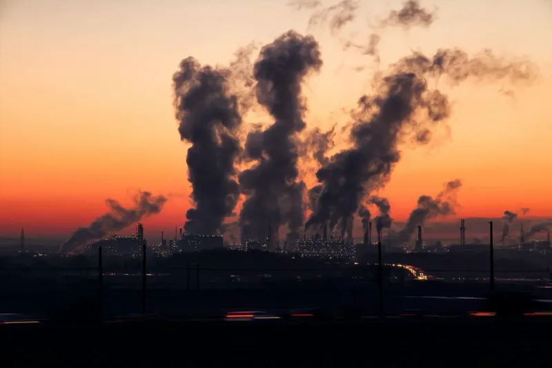 Poluare industrială de la coşurile de fum - Foto: Pexels/Pixabay
