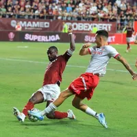 Remiză cu scandal în derby-ul Rapid - Dinamo în Superligă. Fanii giuleșteni s-au „demolat” pe „Șumi” - Foto: Facebook/Doar Dinamo