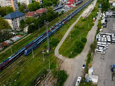 21 de rame PESA noi-nouțe, cu o valoare totală de circa 1.000.000.000 de lei, zac în Gara Obor - Foto: Facebook / Asociația Pro Infrastructură