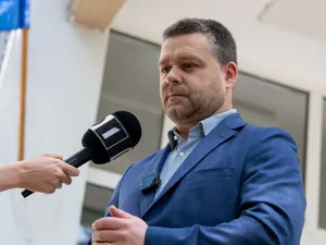 Ciprian Ciucu, declaraţii de presă, după ce a votat la prezidenţiale - Foto: INQUAM PHOTOS/Alexandru Nechez