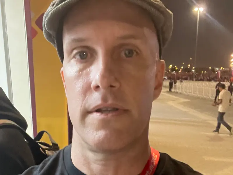 FOTO Un suporter american, blocat să între pe stadion în Qatar din cauza desenului de pe tricou - FOTO: Twitter/GrantWahl