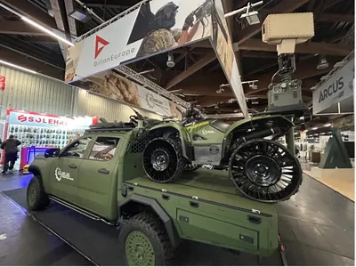 Mașinile prezentate la expoziție nu aveau logo-ul Volkswagen, ci logo-ul companiei de apărare Diederich Engineering Systems Defense - Foto: X