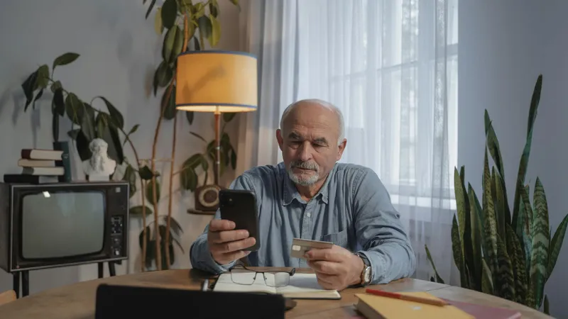 Ce indice de corecție și câți ani vechime aduc o pensie cu 1200 lei mai mare la recalculare? Exemplu - Foto: Pexels/ Tima Miroshnichenko