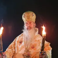ÎPS Teodosie a făcut show la Constanța. A adus Lumina de pe mare. / Foto: adevarul.ro