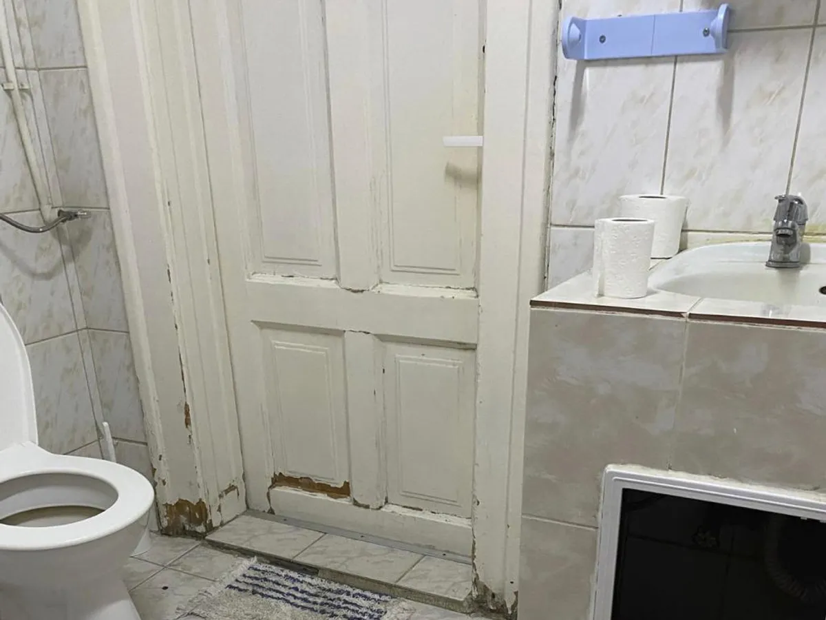 Directorul Spitalului de Copii din Cluj are 6.200 € salariu/lună,dar saloanele au gândaci și mizerie Foto: StiriMed.ro
