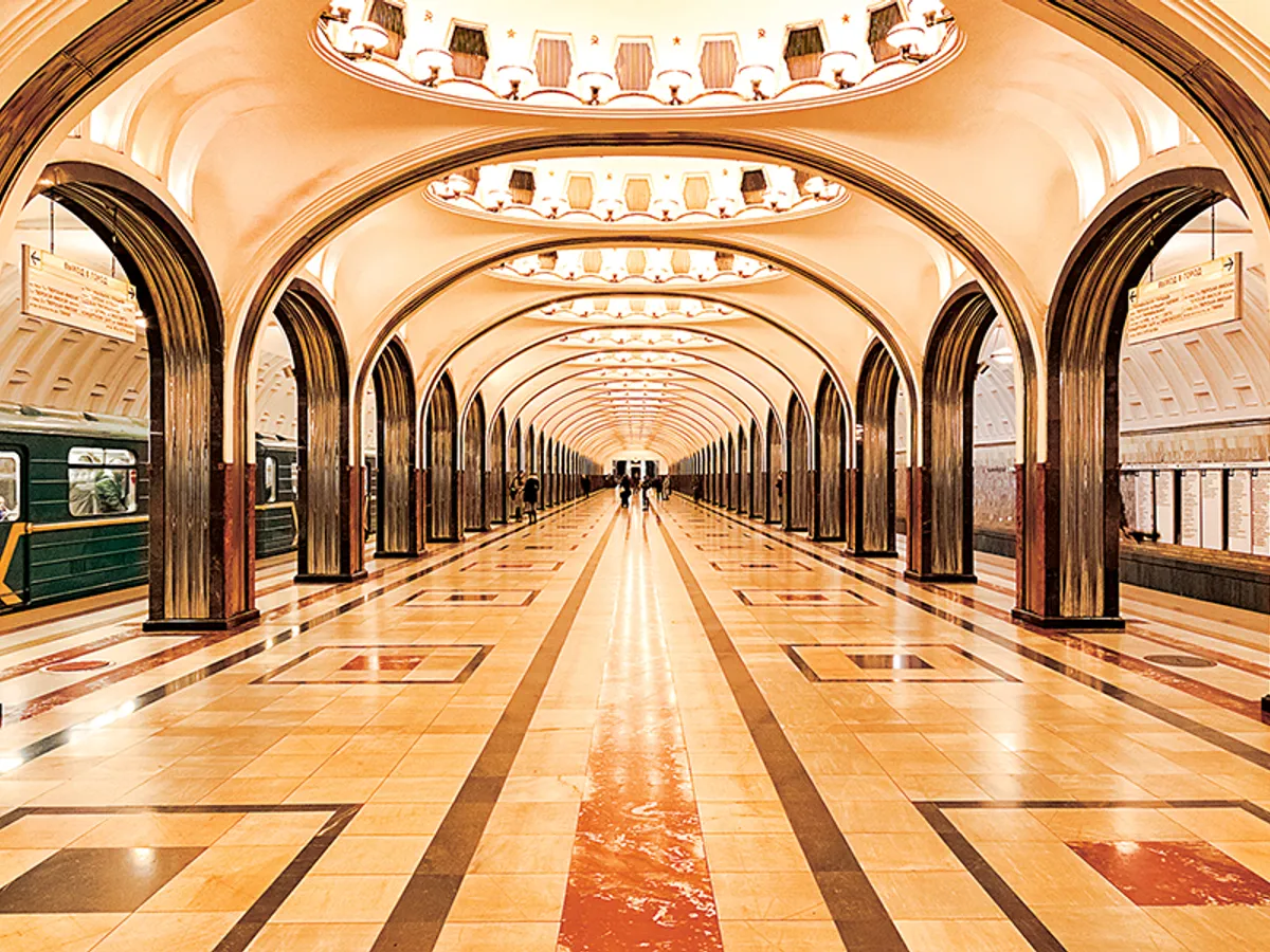 Stația Maiakovskaia, Moscova, Rusia