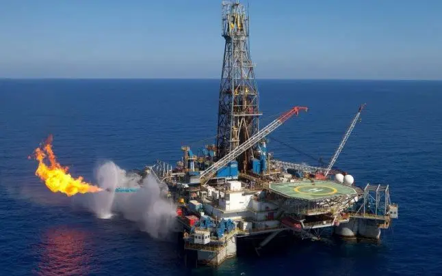 Legea offshore, finalizată de PSD-PNL-UDMR:  bază de impozitare modificată, deduceri de până la 40%. / Foto: adevarul.ro