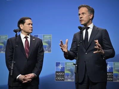 Marco Rubio și Mark Rutte - Foto: Profimedia images
