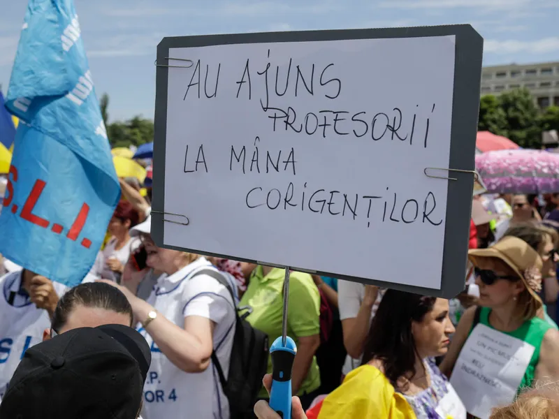 Sindicaliștii din educație vor să boicoteze începutul de an școlar. Proteste masive în Capitală - Foto: Profimedia Images