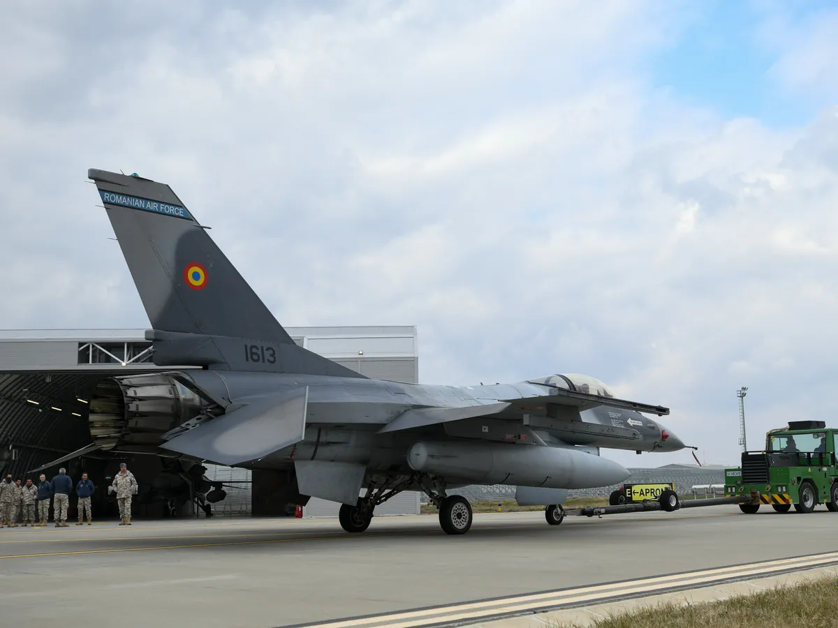 VIDEO România își păzește cerul cu 38 avioane F-16 de 700.000.000€. Germania ne ajută cu 5 Eurofighter