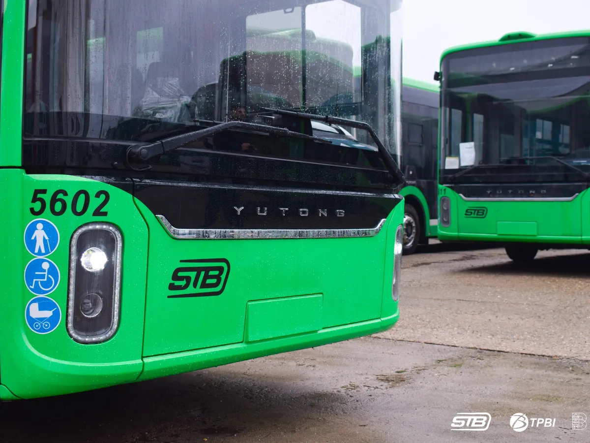 Primele troleibuze chinezești Yutong 12 din Europa încep să circule la București. - Foto: Facebook / STB