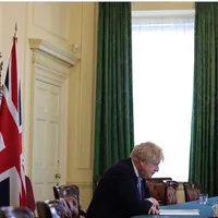Boris Johnson la birou. Sursa: Twitter, Boris Johnson