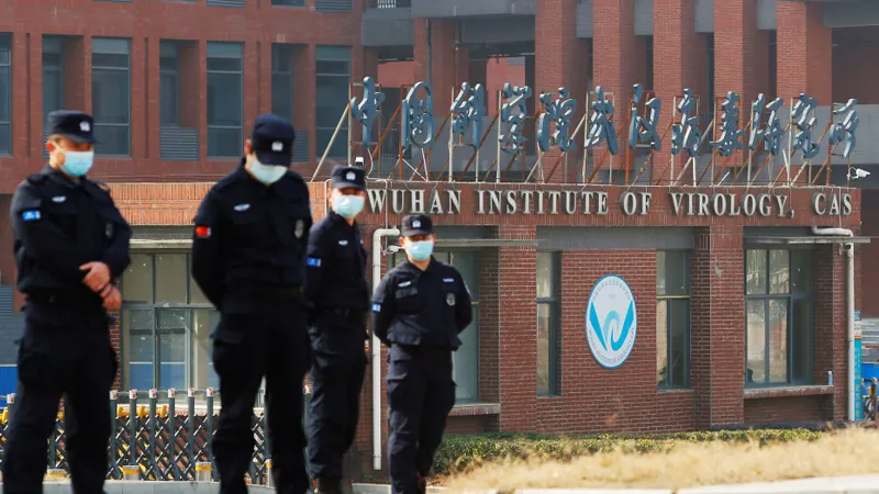 Oficialii Partidului Comunist Chinez și oamenii de știință de la Institutul de Virusologie au început să acopere frenetic scurgerea. FOTO: Facebook