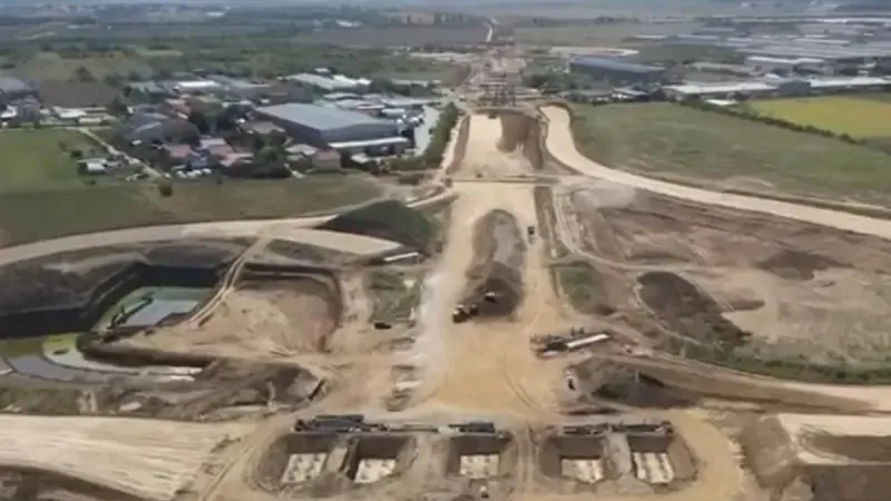 Autostrada București, nicio șansă să fie gata până în 2027. 100 km la câmpie, în 9 ani. RUȘINOS! - Foto: captură video