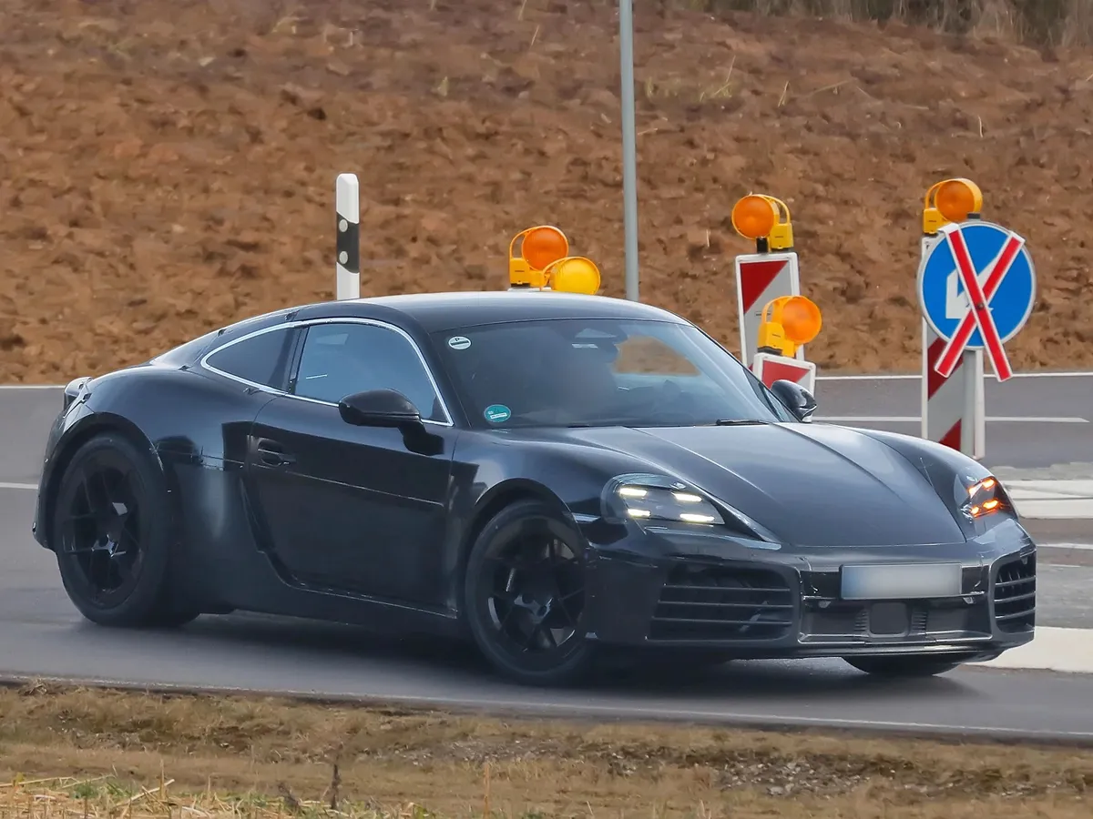 Imagine-spion cu viitorul Porsche Cayman - Foto: motor1.com