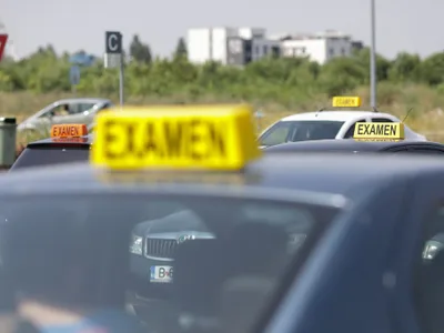 Proba teoretică a examenului pentru permis de conducere va fi mai accesibilă - Foto: INQUAM Photos/Octav Ganea
