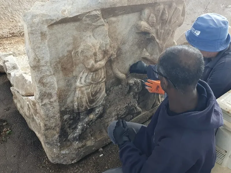 Un sarcofag roman descoperit în Israel rescrie istoria