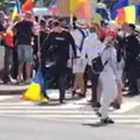 Foto: Jandarmul ar fi călcat din greșeală drapelul Sursa: Captură video TikTok