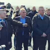 Nicolae Ciucă, pe șantierul autostrăzii A7: „Suntem pe un drum bun pentru Moldova, pentru România" - Foto:  Facebook/Nicolae Ionel Ciucă