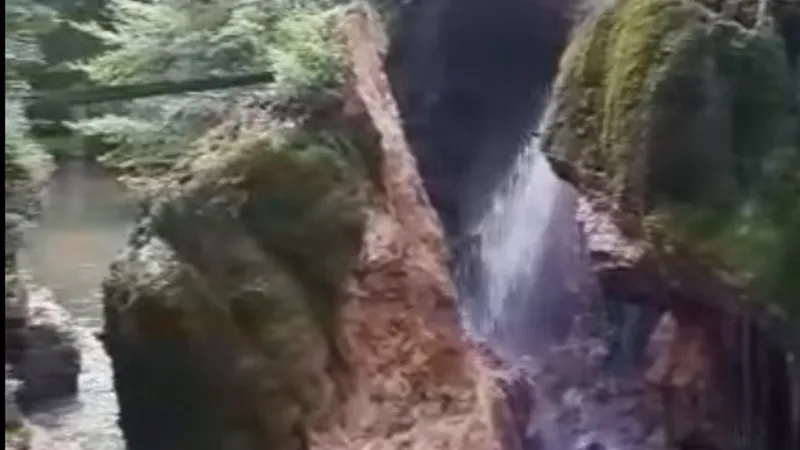De ce s-a prăbușit Cascada Bigări: cauze naturale sau neglijența omului