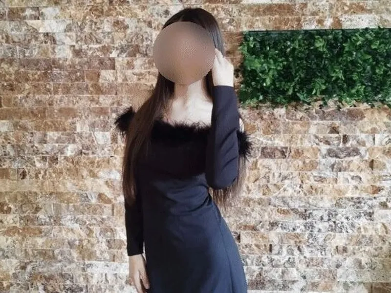 Fără mamă, crescută de soră, școli în limbi diferite. Detalii dureroase - Foto: Ziarul de Iaşi