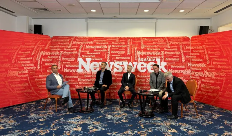 Octavian Alexiu, la IT & Cyber Summit 2026, cu Mihai Duţă, Alexandru Iordache, Dan C&icirc;mpean şi Marius Bostan - Foto: Newsweek Rom&acirc;nia