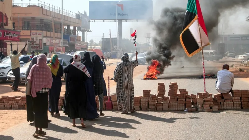 Lovitură de stat în Sudan. Prim-ministrul a fost arestat, zborurile și internetul au fost oprite/FOTO: Aljazeera