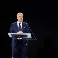 Șeful Renault și ACEA, scrisoare dură către UE: Industria auto, în pericol din cauza electrificării - Foto: Renault