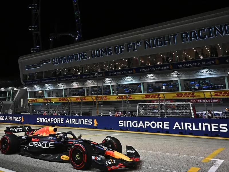 Pilotul olandez al echipei Red Bull Racing, Max Verstappen, a avut al nouălea timp în calificările pentru Marele Premiu de Formula 1 din Singapore - Foto: Profimedia Images