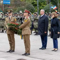 Ciucă a adus un omagiu militarilor români care eliberau Transilvania de Nord de sub ocupaţia străină - Foto: Facebook/ Nicolae Ciucă