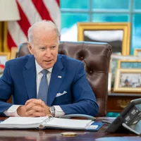 Joe Biden caută o modalitate de a limita vânzarea puştilor de asalt către populație/FOTO: Facebook/JoeBiden