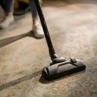1.500 lei amendă dacă dai cu aspiratorul în apartament între orele 15 și 17. Ce lege poți încălca? Foto: Pexels (fotografie cu caracter ilustrativ)