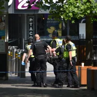 3 persoane ucise și 3 rănite, la Nottingham. Poliția a blocat orașul, un suspect arestat - Foto: Profimedia Images