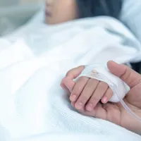 Încă un copil a murit după ce a fost spălat pe cap cu substanță de deparazitare a oilor - Foto: Profimedia Images ( imagine cu rol ilustrativ)