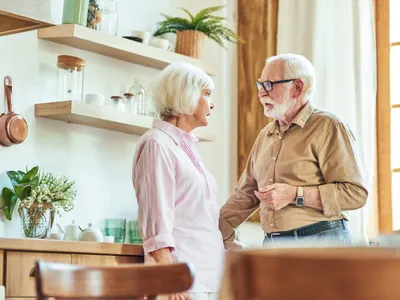 Pensionari îngrijorați la penisie - Foto: Freepik