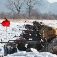 Armata scoate AKM-urile din dotarea soldaților. Noile arme costă 400$ bucata, sunt standard NATO - FOTO: MApN