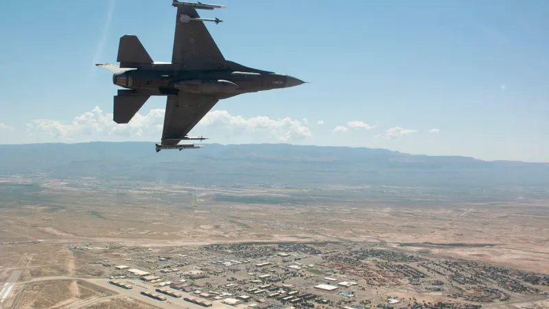 Dogfight cu avioane F-16 si F-18 deasupta României. Ce țări s-au confruntat și cine a câștigat Foto: profimediaimages.ro