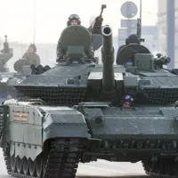 Tancuri T-90M au fost fotografiate în Piaţa Roşie din Moscova, pe 7 mai 2022/ FOTO: Profimedia Images