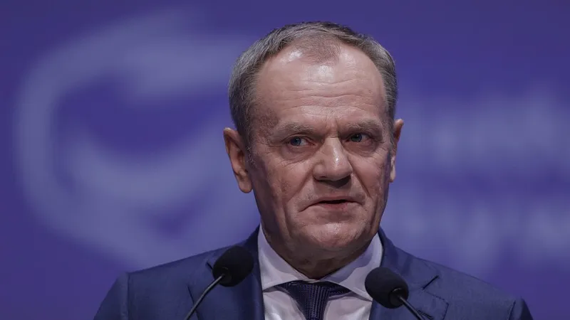 Donald Tusk: Ne asumăm lupta pentru a ne apăra graniţele, ori vom cădea - Foto: INQUAM PHOTOS / Octav Ganea